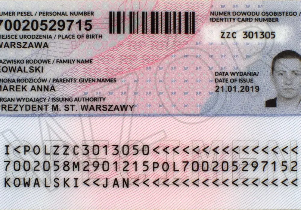 Dowód osobisty: Wszystko, co musisz wiedzieć! Termin ważności, zawarte dane, kroki do wyrobienia i złożenia wniosku.