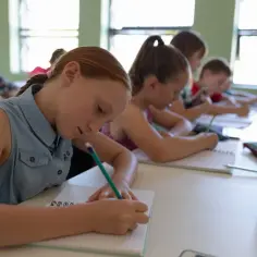 Wydłużenie etapu edukacyjnego: Jak napisać opinię i zyskać rok?