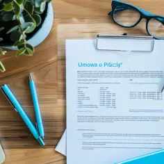 Druk umowy o pracę: wzór do pobrania i wypełnienia