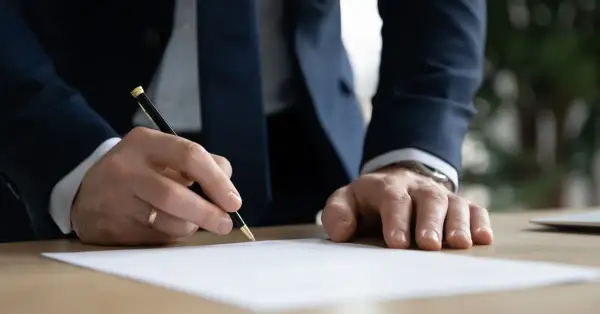 Jak napisać wniosek o zmianę imienia i uniknąć błędów w procesie