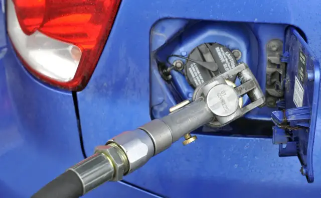 Wpis LPG/CNG do dowodu: Jak to zrobić i czego unikać?